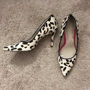 Leopard pumps